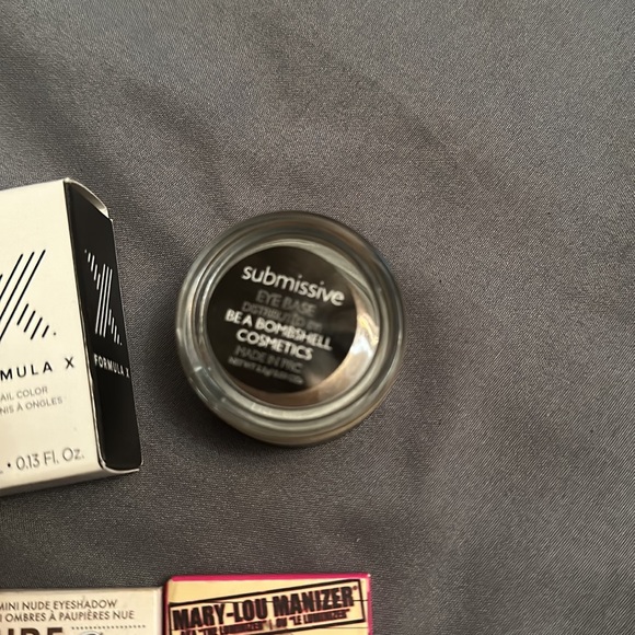 Trial sized makeup - Picture 5 of 6